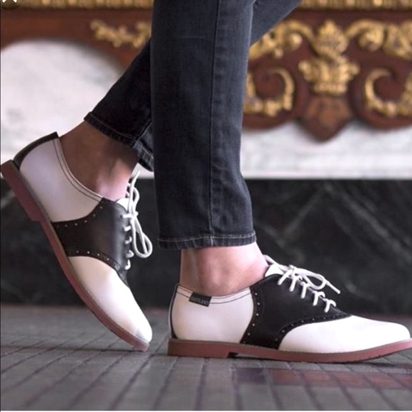 Eastland Shoes - Eastland Sadie saddle leather Oxford flats retro